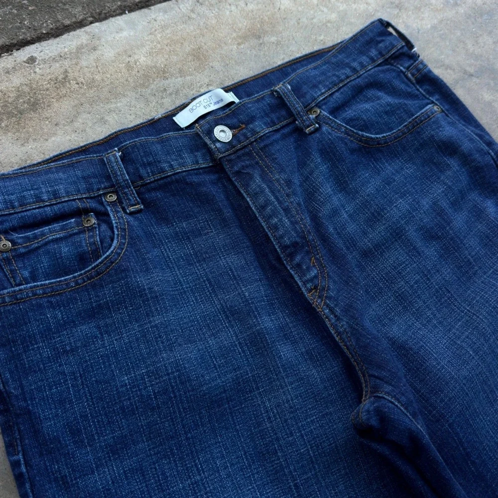 Vintage Y2K Levis 515 Bootcut Jeans Workwear Gorpcore Blue 36x32 (f7)